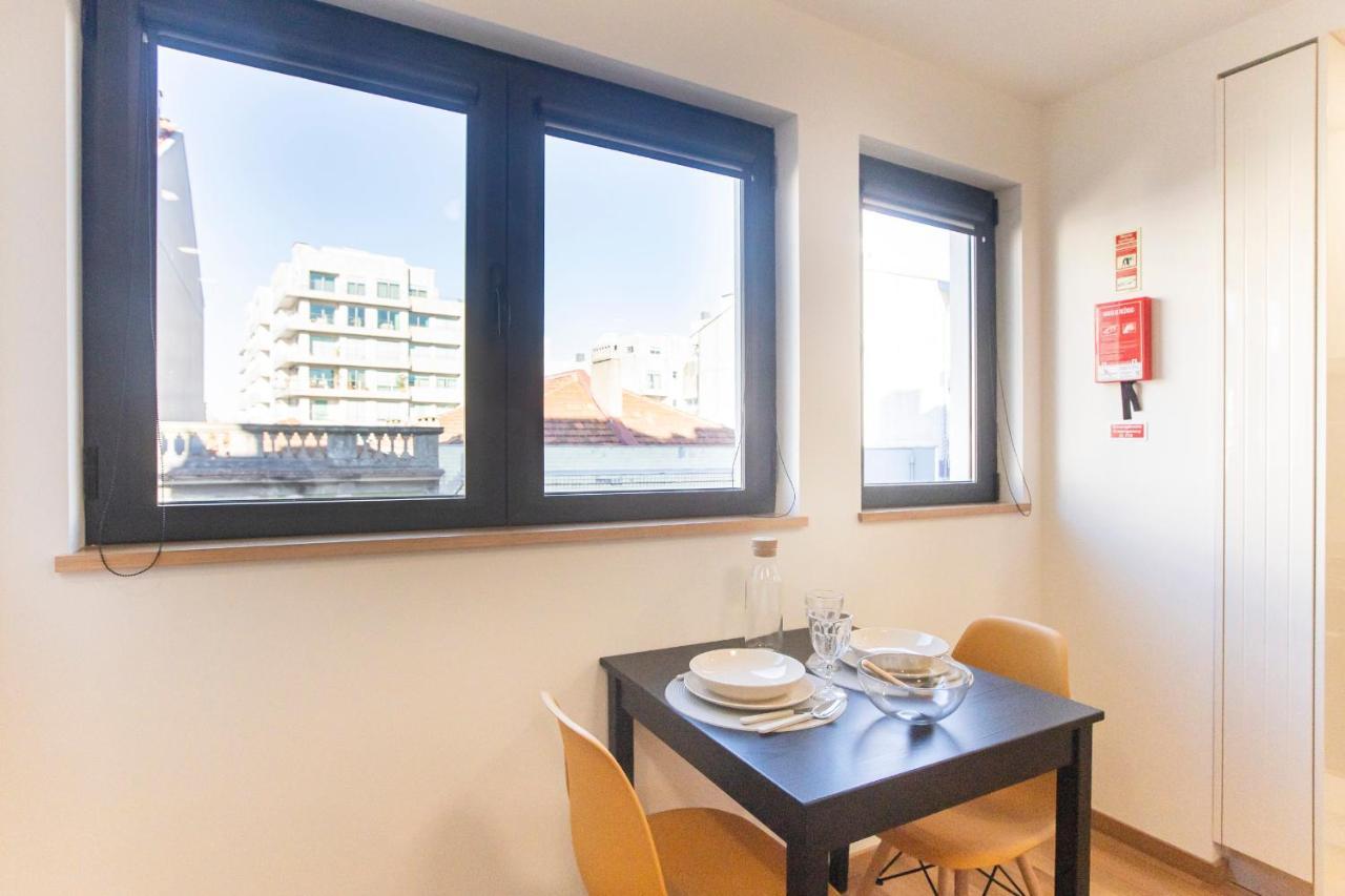 Homely Studio w/ AC near Marquês by LovelyStay Porto Exterior foto